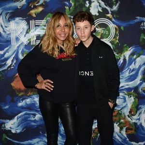 Passionné par le DJing depuis son plus jeune âge, il s'impose progressivement comme l'un des nouveaux visages incontournables de la scène électro.
Exclusif - Cathy Guetta et son fils Tim Elvis - People au défilé Kenzo Homme collection Automne-Hiver 2019/20 lors de la fashion week à Paris, le 20 janvier 2019. © Veeren/CVS/Bestimage
