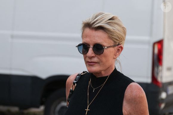 Sophie Davant assiste aux obsèques de Philippe Labro à l'église Saint Germain des Prés à Paris, France, le 13 juin 2025. Philippe Labro, journaliste, auteur, réalisateur et compositeur prolifique, est décédé à 88 ans des suites d'un cancer le 4 juin. Photo by Nasser Berzane/ABACAPRESS.COM
