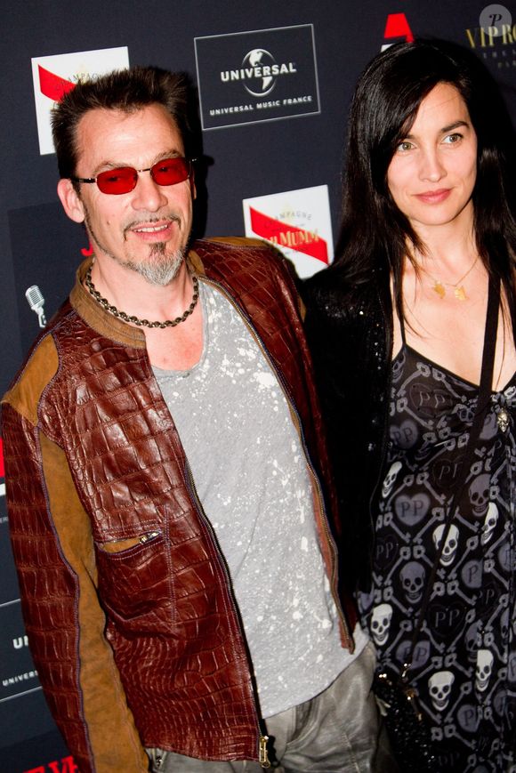 Florent Pagny et sa femme Azucena lors de la soirée AZ party au V.I.P Room à Paris le 3 juin 2010. Photo : Sébastien Rabany. MPP / Bestimage