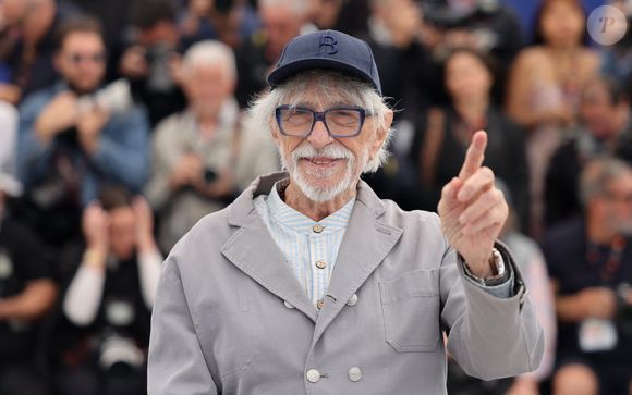 Sera-t-il apte à assurer les représentations ?

Pierre Richard au photocall du film "L'Homme Qui A Vu L'Ours Qui A Vu L'Homme" lors du 78ème Festival International du Film de Cannes, au Palais des Festivals à Cannes, France, le 22 mai 2025. © Jacovides-Moreau/Bestimage