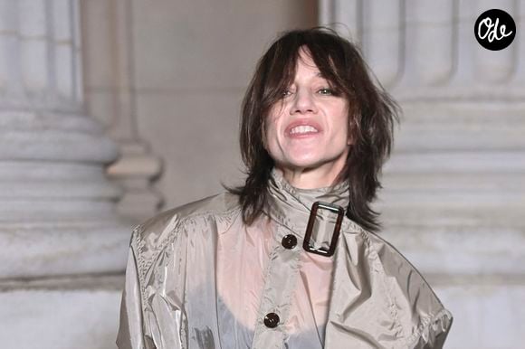 Dans sa publication, la Maison Gainsbourg rappelle que cet album a marqué "une étape cruciale" dans la carrière du chanteur.

Charlotte Gainsbourg lors du défilé de mode Saint Laurent Collection Homme Printemps-Été 2026 dans le cadre de la Fashion Week de Paris, en France, le 27 janvier 2026.
 
© Olivier Borde / Bestimage