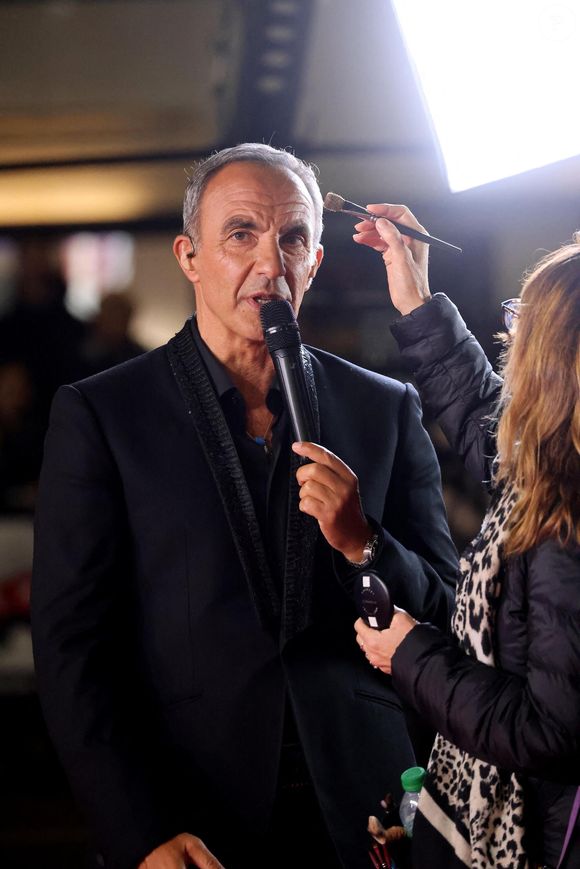 Nikos Aliagas au photocall de la 27ème édition des NRJ Music Awards au palais des Festivals de Cannes, France, le 31 octobre 2025. © Dominique Jacovides/Bestimage