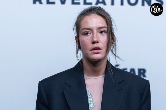 Cette immersion lui a permis de dépasser les préjugés et d’humaniser une réalité souvent invisible.

Adèle Exarchopoulos – Photocall du dîner des Révélations César 2026 à l'Elysée Montmartre à Paris, France, le 19 janvier 2026. © Olivier Borde / Bestimage