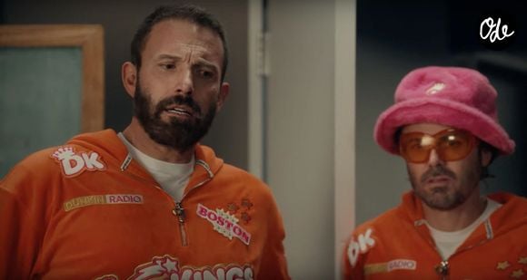 Il a alors pris conscience des nombreux sacrifices qu’elle avait consentis pour élever son frère Casey et lui.

Ben Affleck et son frère Casey dans la pub Dunkin's 2025 Super Bowl. Photo par Backgrid UK/ Bestimage