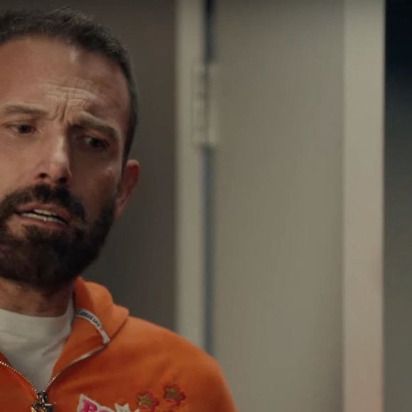 Il a alors pris conscience des nombreux sacrifices qu’elle avait consentis pour élever son frère Casey et lui.

Ben Affleck et son frère Casey dans la pub Dunkin's 2025 Super Bowl. Photo par Backgrid UK/ Bestimage