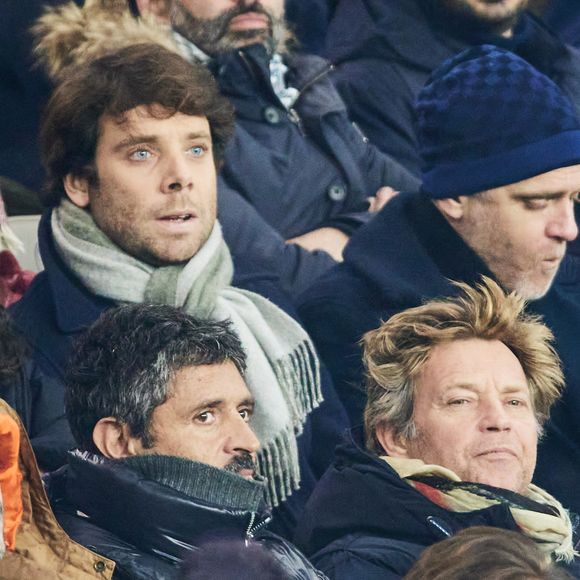 Pour rappel, la journaliste a une voix singulière, légèrement rauque et très reconnaissable.

Agathe Lambret et Benjamin Duhamel assistent au match de Ligue des champions entre le PSG et Manchester City au Parc des Princes à Paris, le 22 janvier 2025. 

Photo : Cyril Moreau / Bestimage