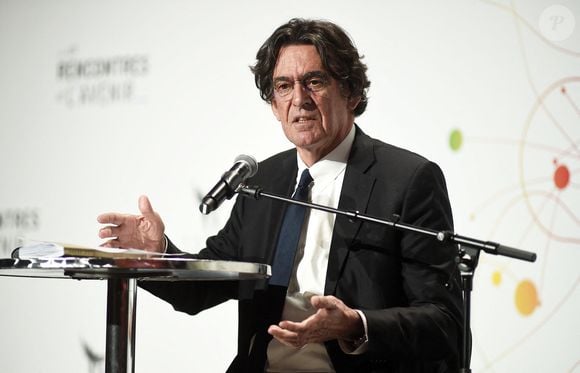Luc Ferry lors des Rencontres de l'Avenir au palais des Congrès de Saint-Raphaël, France, le 13 mars 2021. © Michel Johner/Panoramic/Bestimage