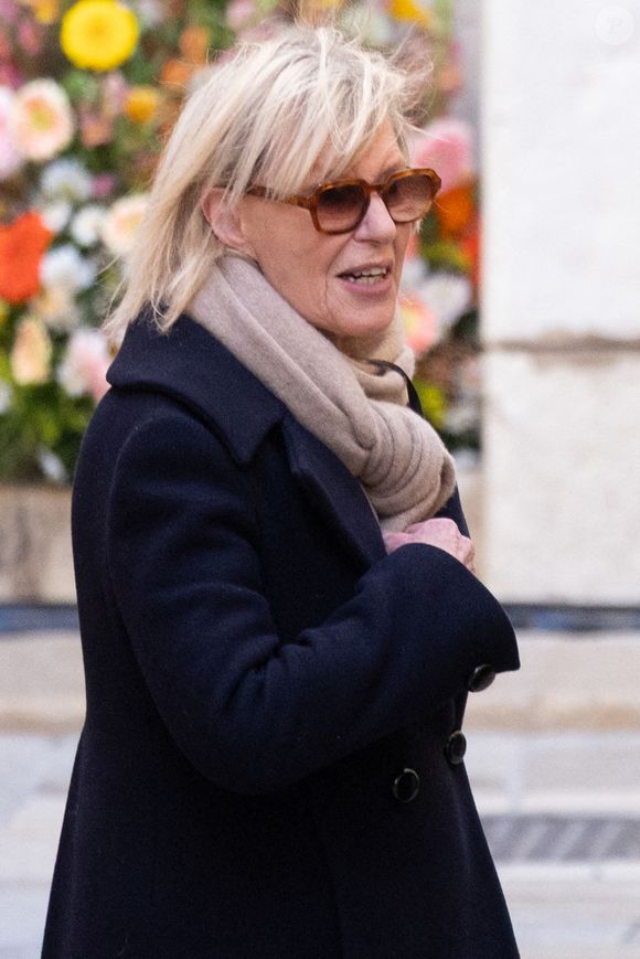 Chantal Ladesou - Arrivées aux obsèques de Brigitte Bardot en l'église Paroissiale Notre-Dame-de-l'Assomption de Saint-Tropez, France, le 7 janvier 2026.  © Jacovides-Moreau/Bestimage