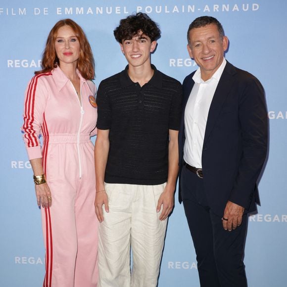 Dany Boon partage l'affiche de "Regarde" avec Audrey Fleurot et Ewan Bourdelles

Audrey Fleurot, Ewan Bourdelles et Dany Boon - Avant-première du film "Regarde" au Cinéma Pathé Wepler à Paris le 8 septembre 2025. © Coadic Guirec/Bestimage