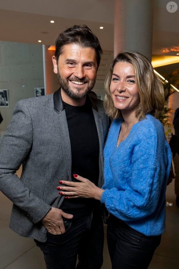 C'est sa collègue Anne-Chloé Bottet qui a vendu la mèche en postant une story sur les réseaux sociaux ! 

Exclusif - Christophe Beaugrand, Anne-Chloé Bottet - Vernissage de l'exposition photographique de Nikos Aliagas "Regards Miroirs" à la Seine Musicale à Boulogne-Billancourt le 14 avril 2022. "Regards Miroirs" proposera de découvrir des tirages à l'intérieur du bâtiment, mais également dans une vidéo interactive diffusée sur l'écran géant du parvis de la Seine Musicale. Le clip qui rassemble plus de 100 photographies d'artistes français et internationaux sera accompagnée d’une musique originale créée par I. Maalouf et son orchestre Free Spirit Ensemble. 
Le groupe TF1 se réjouit d'accompagner l'exposition « Regards Miroirs » de N. Aliagas, qui se tiendra à la Seine Musicale du 15 avril au 3 novembre 2022.
À l'occasion de cet événement, la chaîne d'information LCI ainsi que TF1Info.fr mettront en lumière cette exposition protéiforme sur le travail de N. Aliagas. © Cyril Moreau/Bestimage