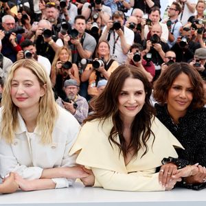 Payal Kapadia, Alba Rohrwacher, la présidente du jury Juliette Binoche, Halle Berry, Leïla Slimani - Photocall du jury des longs métrages lors du 78ème Festival International du Film de Cannes, le 13 mai 2025. 
© Jacovides / Moreau / Bestimage