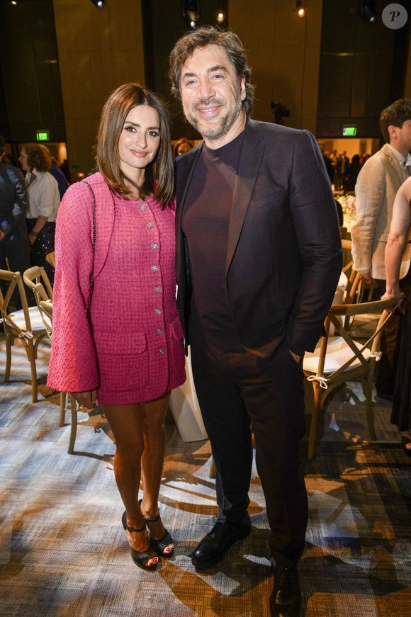 Depuis 2007, les parents de Léo et Luna filent le parfait amour ! A rappeler qu'ils s'étaient rencontrés une première fois sur le tournage "Jambon Jambon", seize ans plus tôt...

Penélope Cruz et son mari Javier Bardem au dîner des nominés de la 94ème édition des Oscar à Los Angeles, le 7 mars 2022. (AMPAS via Grosby / Bestimage).