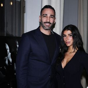 Adil Rami partage la vie de Louana Franco depuis quelques mois

Adil Rami et sa compagne Louana Franco - Vernissage de l'exposition photos et du livre "La Boxe fait son cinéma" à l’hôtel Brach à Paris. © Denis Guignebourg/Bestimage