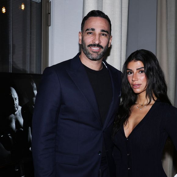 Adil Rami partage la vie de Louana Franco depuis quelques mois

Adil Rami et sa compagne Louana Franco - Vernissage de l'exposition photos et du livre "La Boxe fait son cinéma" à l’hôtel Brach à Paris. © Denis Guignebourg/Bestimage