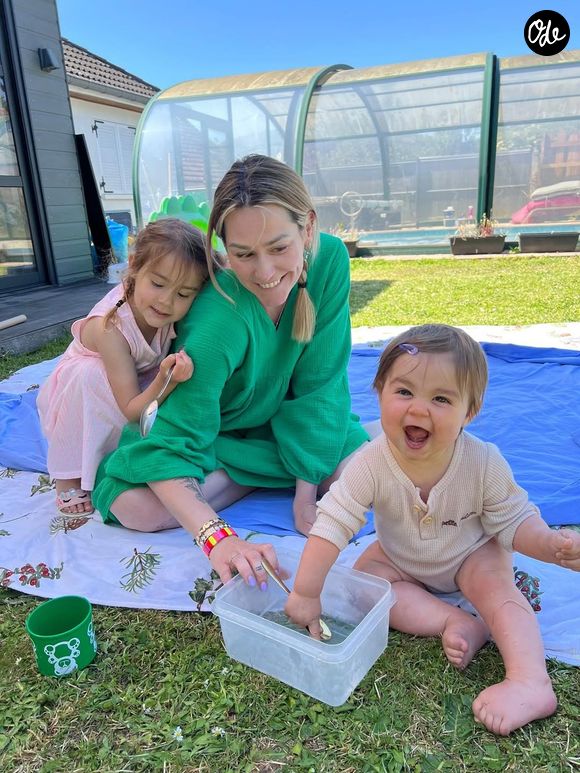 Laury Larrory sur son compte Instagram avec ses filles, le 23 mai 2025. Photo : Instagram