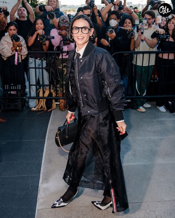 Demi Moore assiste au défilé Thom Browne, dans le cadre de la collection prêt-à-porter (RTW) printemps/été 2027, organisé au The Shed, à Hudson Yards, à New York.