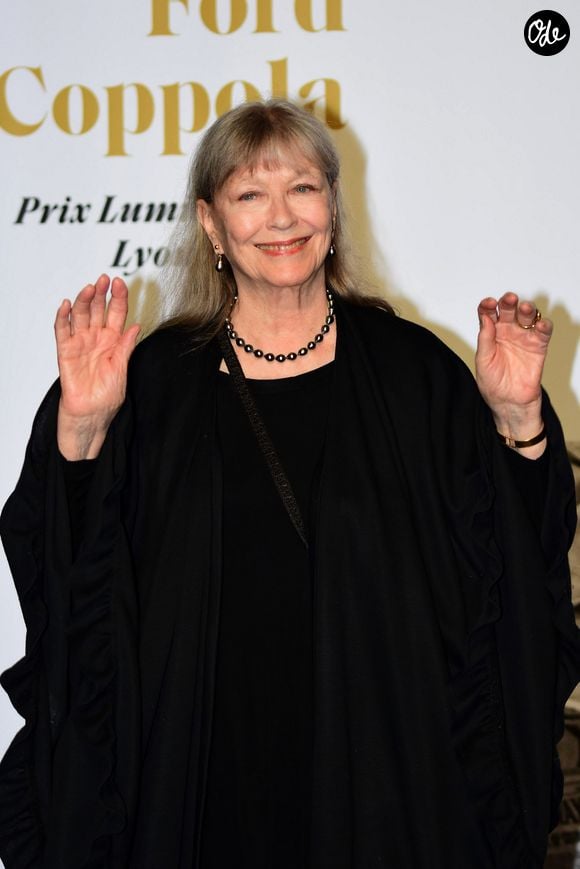 Elle a également travaillé avec de grands noms du cinéma, de Jean-Luc Godard à Jean Delannoy, en passant par Marcello Mastroianni et Alberto Sordi, tout en cultivant une passion pour le théâtre et l’écriture. 

Marina Vlady - Photocall de la soirée de remise de prix du festival Lumière 2019 à Lyon le 18 octobre 2019. © Romain Doucelin / Bestimage