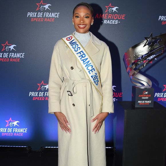 Angelique Angarni Filopon, Miss France 2025 présente à l'Hippodrome Paris Vincennes pour remettre au vainqueur le Prix de France, Vincennes, France le 26 janvier 2025.
Crédit : LIONEL URMAN  / BESTIMAGE
