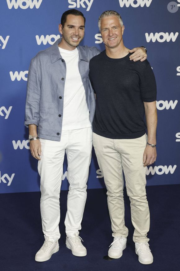 Ralf Schumacher en compagnie de son partenaire Étienne Bousquet-Cassagne lors de la présentation du programme Sky Spotlight à l'hôtel Bayerischer Hof de Munich.
Imago/PsnewZ/Bestimage