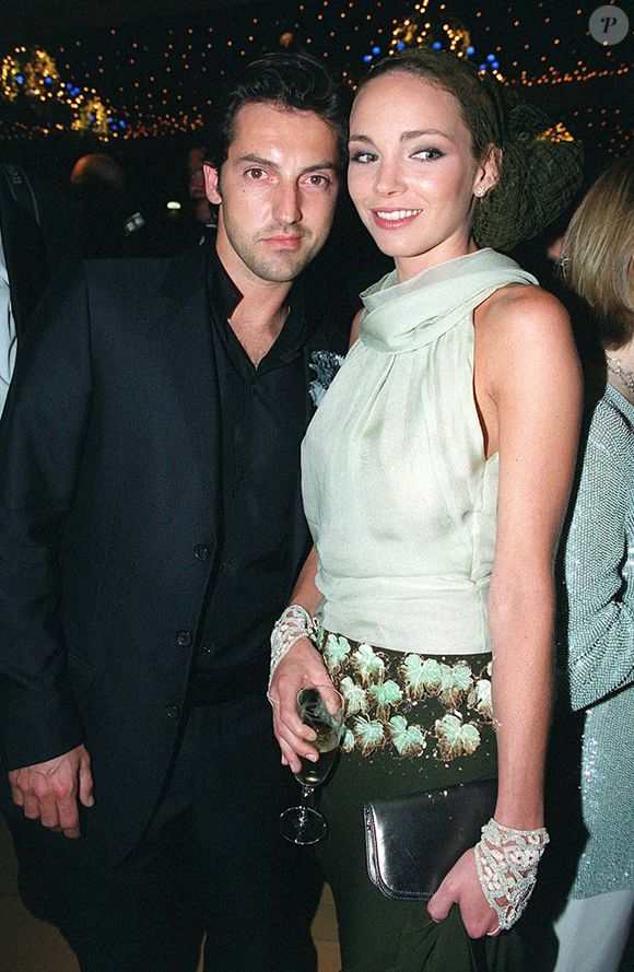 Sa vie privée était alors sous le feu des projecteurs et on se souvient de son couple avec la comédienne et chanteuse Claire Keim

Claire Keim et Frédéric Diefenthal lors du Festival de Cannes 2001
©AGENCE / BESTIMAGE