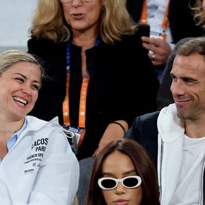 Laure Boulleau et Bruno Cheyrou dans les tribunes lors des Internationaux de France de Tennis de Roland Garros 2025, à Paris, France, le 28 mai 2025. © Jacovides-Moreau/Bestimage