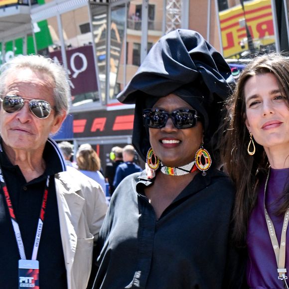 D'autres célébrités étaient présentes pour l'occasion

Charlotte Casiraghi, Jacky Ickx et sa femme Khadja Nin dans les paddocks du Formula 1 Louis Vuitton Grand Prix de Monaco 2026, à Monte Carlo, Monaco, le 6 juin 2026. © Bruno Bebert/Bestimage