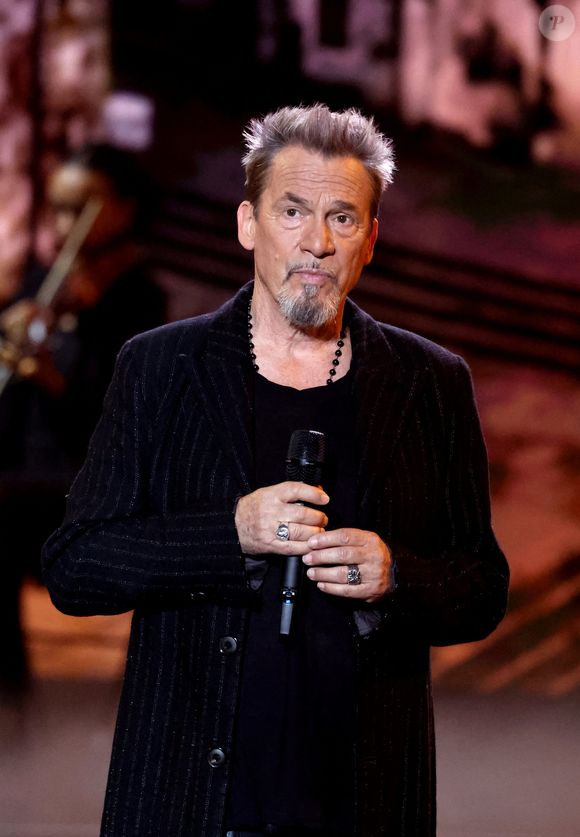 De son côté, le mari d'Azucena expliquait à Gala en 2023 : "Dès qu’il m’a parlé de son envie de graffer, à 13 ans, je l’ai encouragé."

Exclusif - Florent Pagny lors surprises lors de l'enregistrement de l'émission "La chanson secrète N°14", présentée par N.Aliagas et diffusée le 26 décembre sur TF1, consacrée à Lara Fabian à Paris le 10 Décembre 2025
