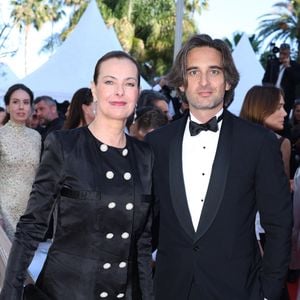 Carole Bouquet et son fils Dimitri Rassam - Montée des marches du film « Megalopolis » lors du 77ème Festival International du Film de Cannes, au Palais des Festivals à Cannes. Le 16 mai 2024