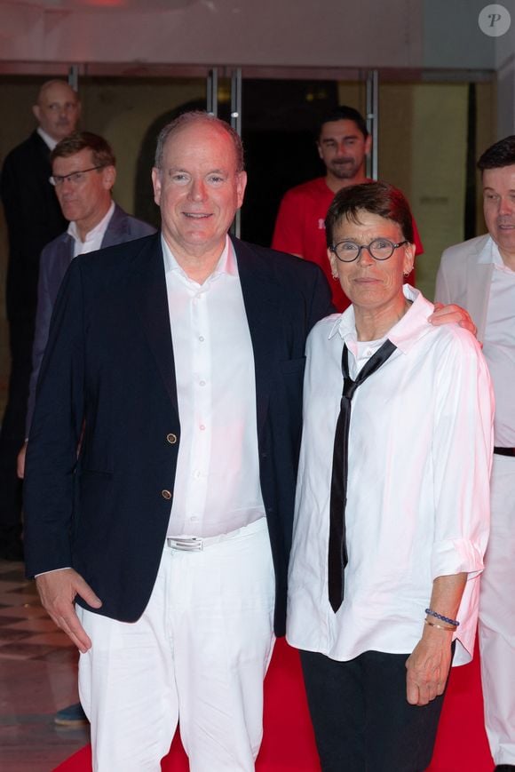 S.A.S. le Prince Albert II de Monaco et S.A.S. la Princesse Stéphanie de Monaco assistent au Gala Fight AIDS Monaco, à la salle des Etoiles du Sporting Monte-Carlo, à Monaco, le 5 juillet 2025. © Olivier Huitel/Pool Monaco/Bestimage