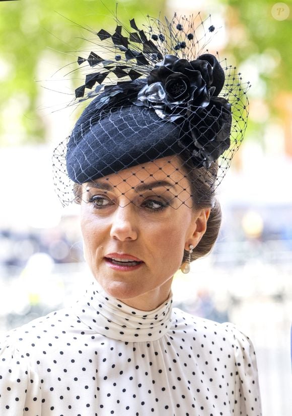 Londres, ROYAUME-UNI – Membres de la famille royale et hommes politiques arrivent pour un service de remerciement marquant le 80e anniversaire du jour de la Victoire en Europe (VE Day) à l’abbaye de Westminster.

Sur la photo : Catherine (Kate) Middleton, princesse de Galles