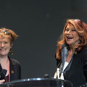 Julie Pietri lors de la soirée de remise des prix Dapat 2025 au Théâtre du Rond Point à Paris le 24 mars 2025.
© Rachid Bellak / Bestimage