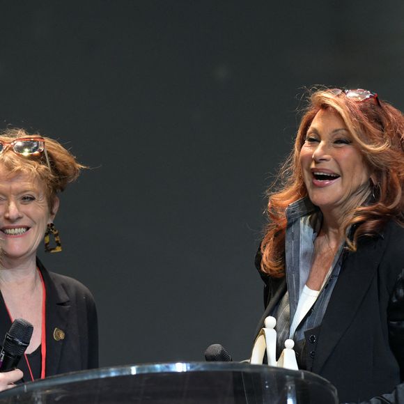 Julie Pietri lors de la soirée de remise des prix Dapat 2025 au Théâtre du Rond Point à Paris le 24 mars 2025.
© Rachid Bellak / Bestimage