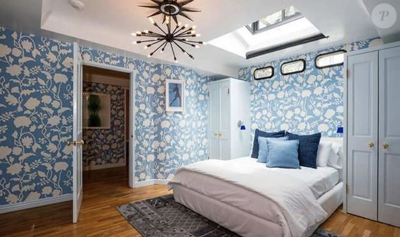 Il s'agit d'un superbe manoir de 622 mètres carrés, notamment composé de six chambres et sept salles de bains.

Lady Gaga vend sa maison de Los Angeles à Elizabeth Lizzy Jagger pour 6,5 millions de dollars. Anciennement acquise par F.Zappa, la propriété, composée de six chambres et cinq salles de bains, avait été achetée environ 5,3 millions de dollars par la chanteuse et actrice en 2016. Le 19 novembre 2021.
Backgrid UK/ Bestimage