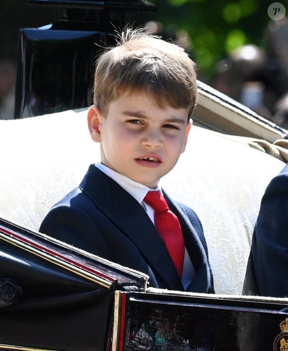 Le prince Louis de Galles - Les membres de la famille royale britannique arrivent à Buckingham Palace pour la cérémonie Trooping the Colour à Londres, le 14 juin 2025. Affecté par le crash du Boeing 787 Dreamliner à Ahmedabad du 12 juin, le souverain et les officiels porteront un brassard noir en hommage aux plus de 270 victimes. Bon nombre d'elles étaient des ressortissants britanniques.
© Goff Inf / Bestimage