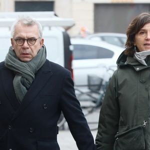 "Ici, il n’y a rien de particulier à faire, mais il y a tout à voir !", avait-il premièrement déclaré

Philippe Torreton et sa femme Elsa Boublil arrivant aux obsèques de Philippe Tesson dans l'église Saint-Germain des-Prés à Paris le 10 février 2023.
© Christophe Clovis / Bestimage