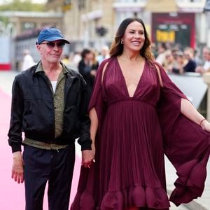 Karla Sofia Gascon et Jacques Audiard sur le tapis rouge d'Emilia Perez lors du 72e Festival international du film de Saint-Sébastien - 20 septembre 2024 (Lalo Yasky / Bestimage)