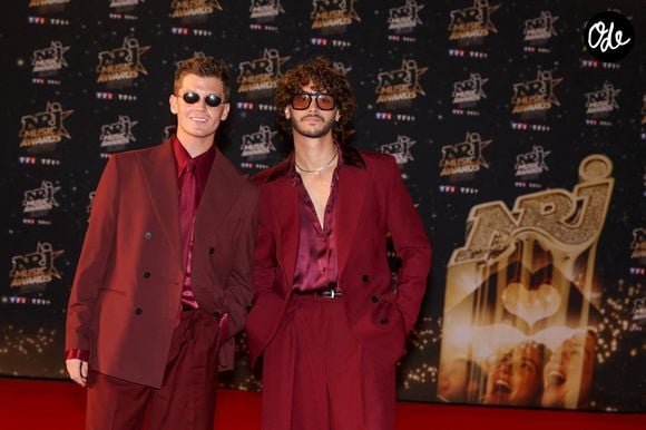 Jamie Miller et Antonio Cipriani - Photocall de la 28ème édition des NRJ Music Awards 2026 au palais des festivals et des congrès de Cannes, le 23 octobre 2026.  © Dominique Jacovides / Bestimage