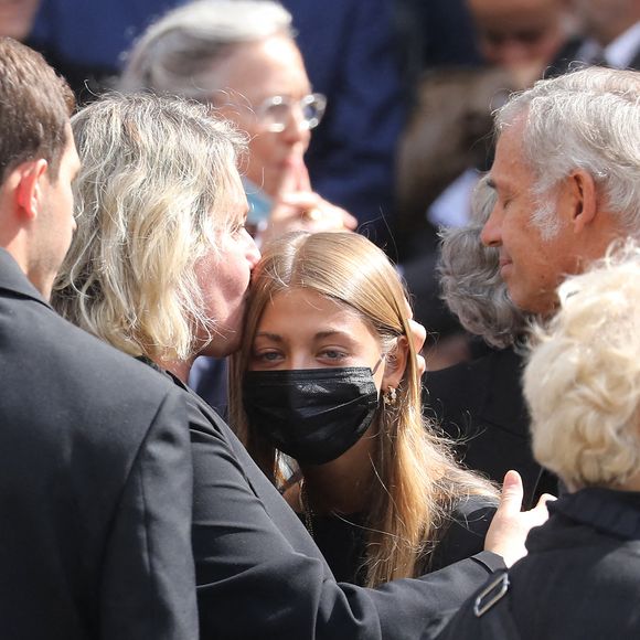 Luana et Stella Belmondo - Sorties - Obsèques de Jean-Paul Belmondo en l'église Saint-Germain-des-Prés, à Paris le 10 septembre 2021.
© Dominique Jacovides / Bestimage