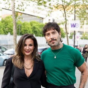 À proximité de leur résidence, un champ abritant des vaches s'est révélé recouvert de déchets jonchant le sol.

Jade Leboeuf, Stephan Rodrigues - Les personnalités arrivent au concert de Charlotte Cardin à l'Accor Arena à Paris, le 30 avril 2026. 

© Tiphaine Lebely / Bestimage