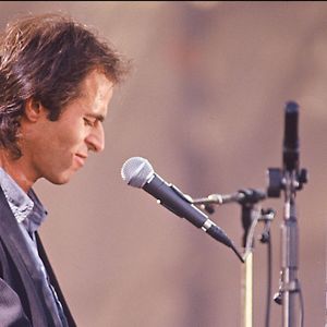 Le patron de l'établissement n'a pas reconnu le chanteur : "Pour moi, c'était un client normal" a-t-il confié à "La Presse de la Manche".

 Jean-Jacques Goldman aux 10 ans de la radio NRJ.

Photo : Agence / Bestimage