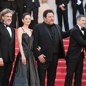 L'actrice française Marion Cotillard, le réalisateur Guillaume Canet, les acteurs Simon Jaquet, Luis Zahera, Leonardo Sbarglia et Denis Menochet assistent à la première de Karma au 79e Festival de Cannes à Cannes, France, le vendredi 15 mai 2026. Photo by Rune Hellestad/UPI/ABACAPRESS.COM