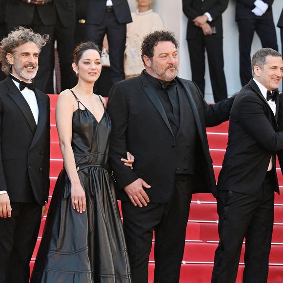 L'actrice française Marion Cotillard, le réalisateur Guillaume Canet, les acteurs Simon Jaquet, Luis Zahera, Leonardo Sbarglia et Denis Menochet assistent à la première de Karma au 79e Festival de Cannes à Cannes, France, le vendredi 15 mai 2026. Photo by Rune Hellestad/UPI/ABACAPRESS.COM