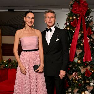 Le prince Emmanuel-Philibert de Savoie (grand maître de l'Ordre des Saints-Maurice-et-Lazare) et sa compagne Adriana Abascal lors du dîner de gala de l'association de l'Ordre des Saints-Maurice-et-Lazare au Yacht Club de Monaco le 26 novembre 2025.
© Bruno Bebert / Bestimage