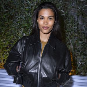 Pour une pub Lacoste, elle endosse le rôle de directrice artistique.

Tina Kunakey lors du dîner Dior X Madame Figaro à La Terrasse by Albane sur le toit de l'hôtel Marriott en marge du 78ème Festival International du Film de Cannes, France, le 17 mai 2025. © Olivier Borde/Bestimage