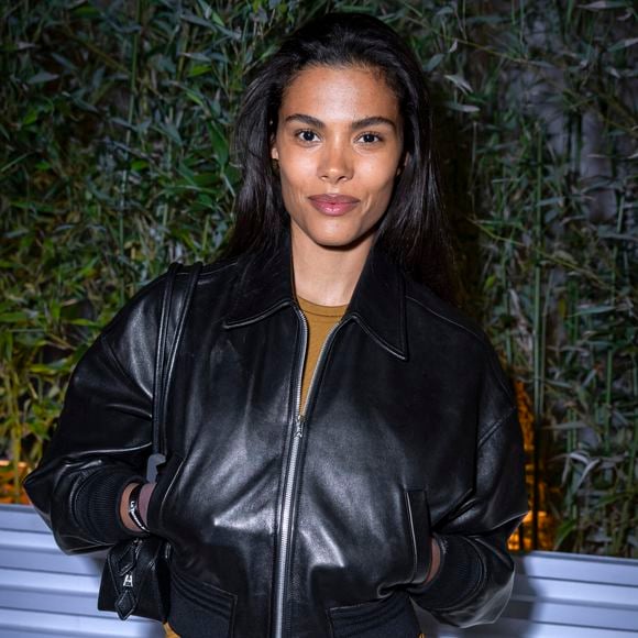 Pour une pub Lacoste, elle endosse le rôle de directrice artistique.

Tina Kunakey lors du dîner Dior X Madame Figaro à La Terrasse by Albane sur le toit de l'hôtel Marriott en marge du 78ème Festival International du Film de Cannes, France, le 17 mai 2025. © Olivier Borde/Bestimage