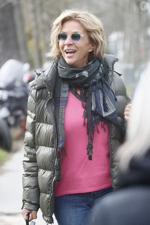 Corinne Touzet - Arrivées à l'enregistrement de l'émission "Vivement dimanche" au studio Gabriel à Paris, le 28 février 2024, diffusée le 3 mars 2024 sur France 3. 
© Christophe Clovis / Bestimage