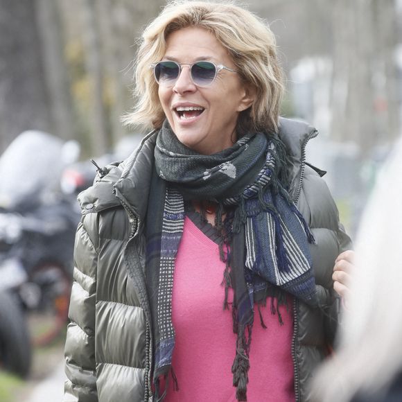 Corinne Touzet - Arrivées à l'enregistrement de l'émission "Vivement dimanche" au studio Gabriel à Paris, le 28 février 2024, diffusée le 3 mars 2024 sur France 3. 
© Christophe Clovis / Bestimage