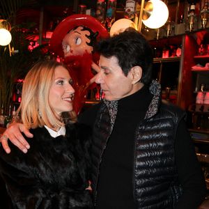 Exclusif - Jean-Luc Lahaye et sa compagne Paola lors d'une soirée de rencontre et de dédicace avec Alain Dopouridis au restaurant Lou Pitchoun's à Paris le 12 mars 2025.

© Philippe Baldini / Bestimage