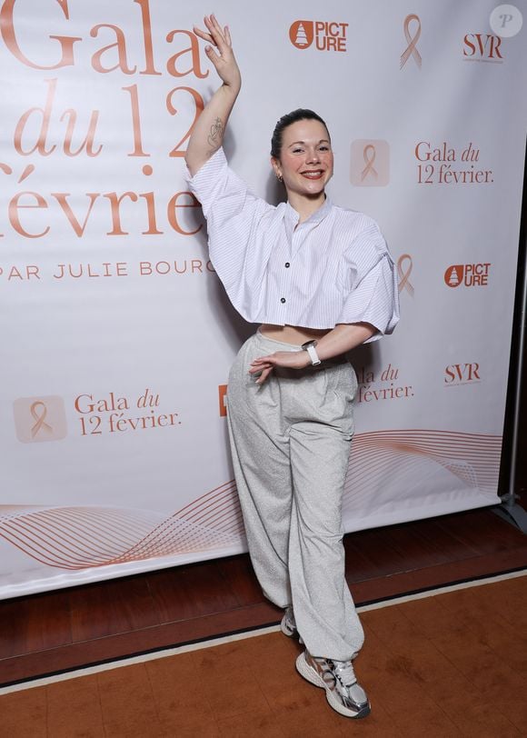 Aujourd’hui, elle affirme avoir laissé derrière elle son ancienne image et s’être reconstruite.

Juju Fitcats lors de la première édition du gala caritatif 'le Gala du 12 Fevrier' au profit des grands brûlés dans les salons de l'Hotel Royal Monceau le 12 Fevrier 2026 à Paris. © Denis Guignebourg/BestImage