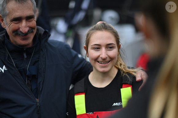 Violette Dorange, 23 ans, la plus jeune navigatrice du Vendée Globe lors du départ du Vendée Globe 2024-2025, 10ème édition de la course autour du monde en solitaire et sans escale, le 10 novembre 2024 aux Sables-d'Olonne, France. Photo par Franck Castel/ABACAPRESS.COM